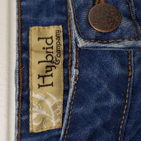 Hybrid distressed denim skirt - Picture 6 of 10